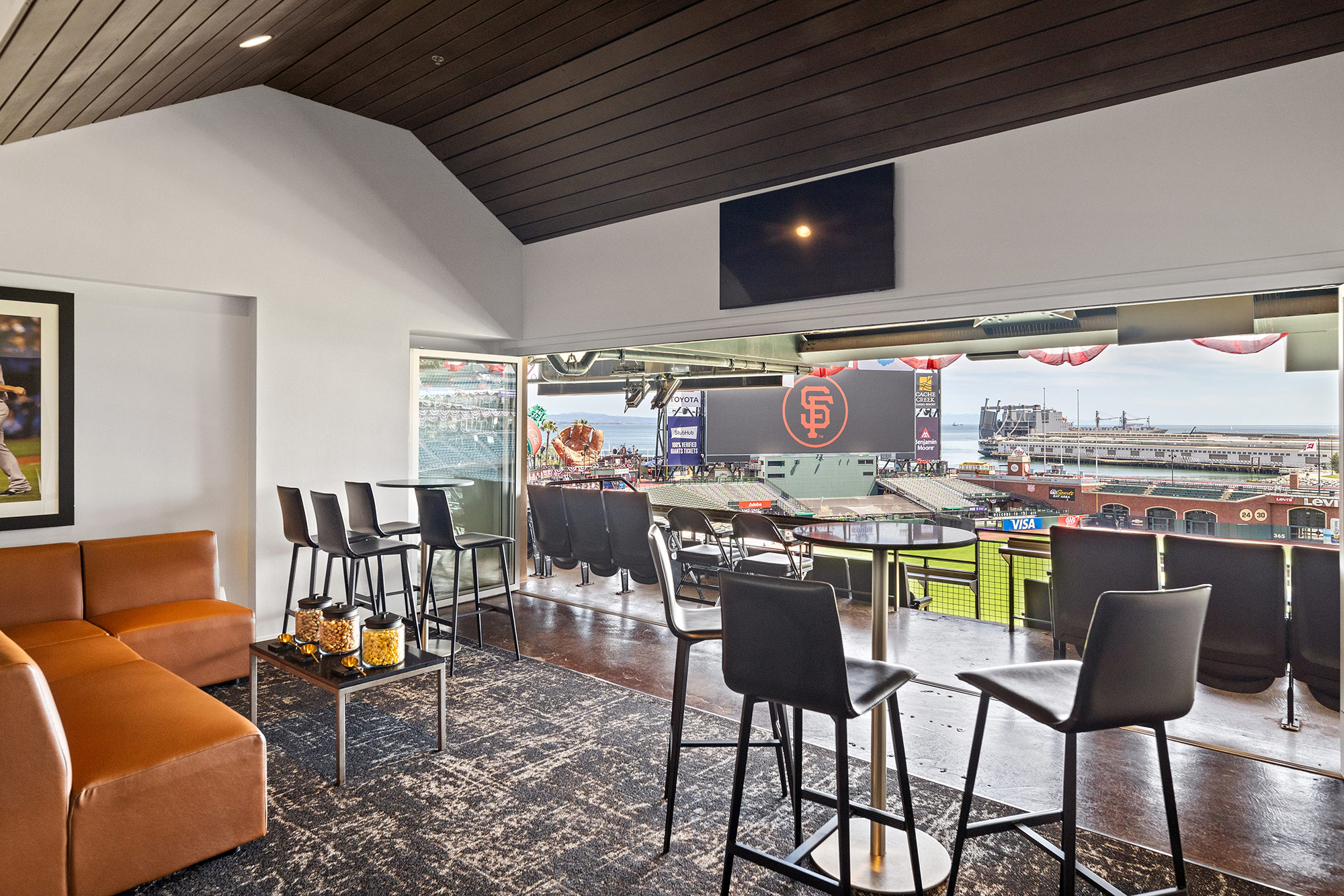 Left Field Party Suite _ 1
