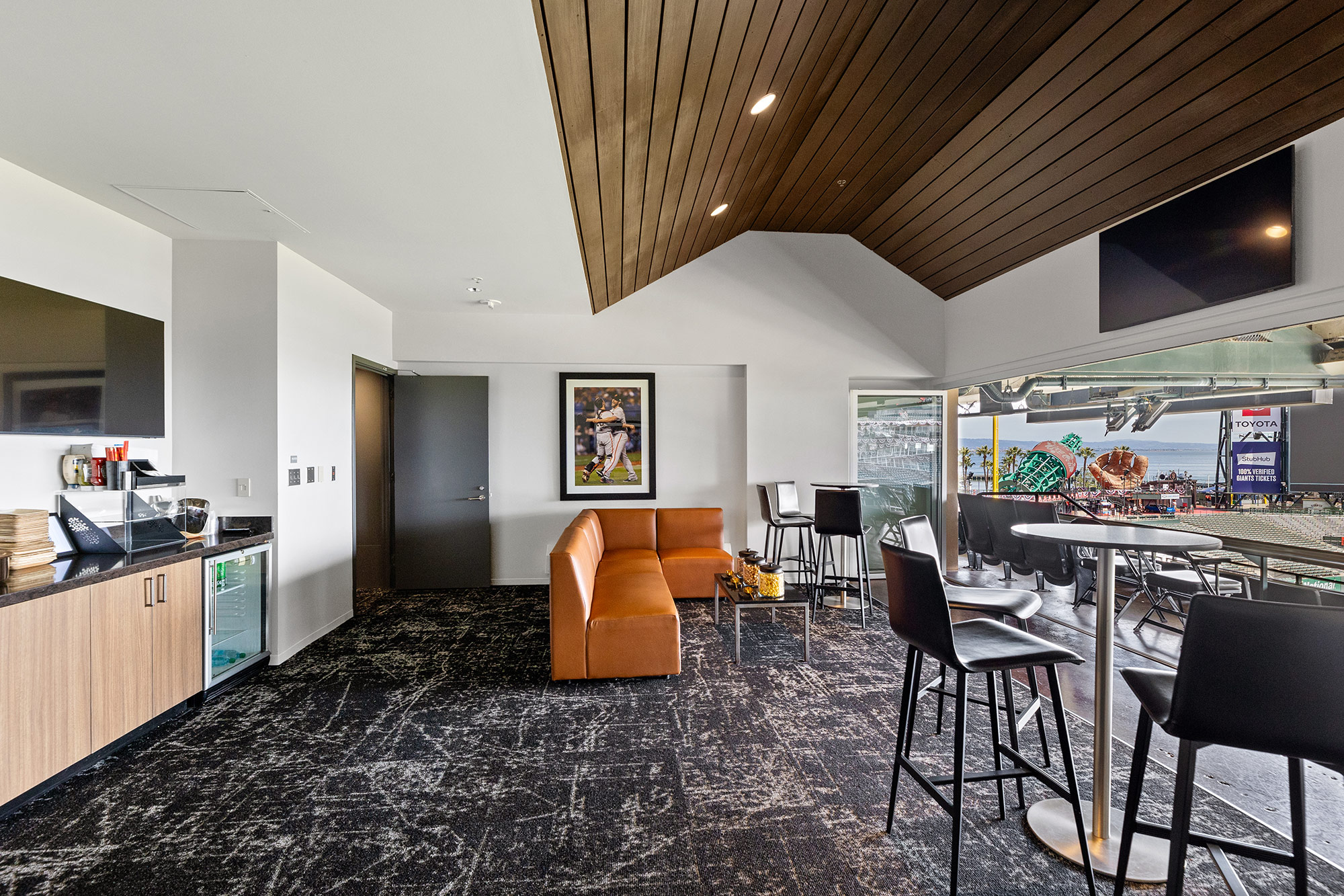 Left Field Party Suite _ 3
