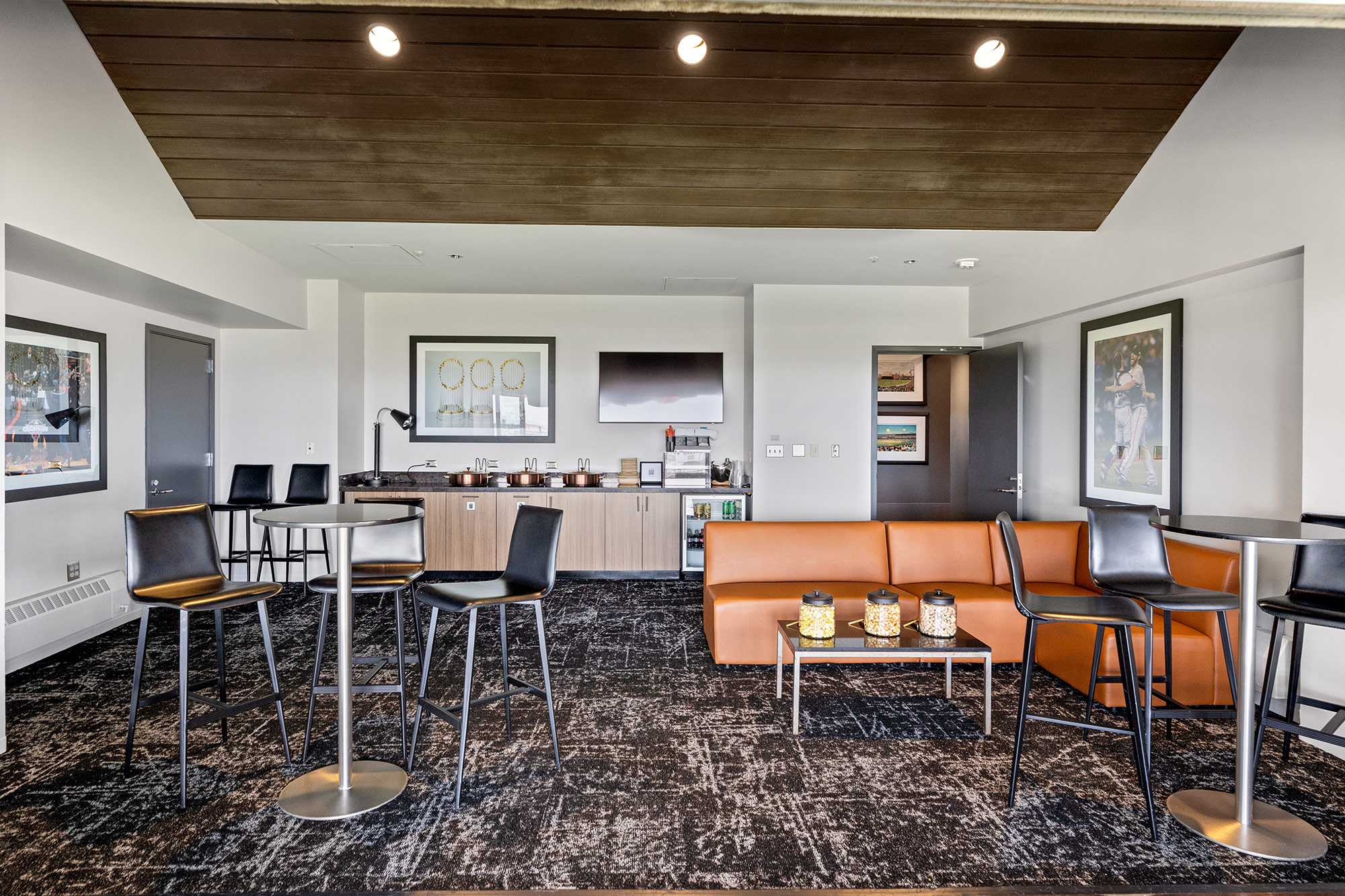 Left Field Party Suite _ 7